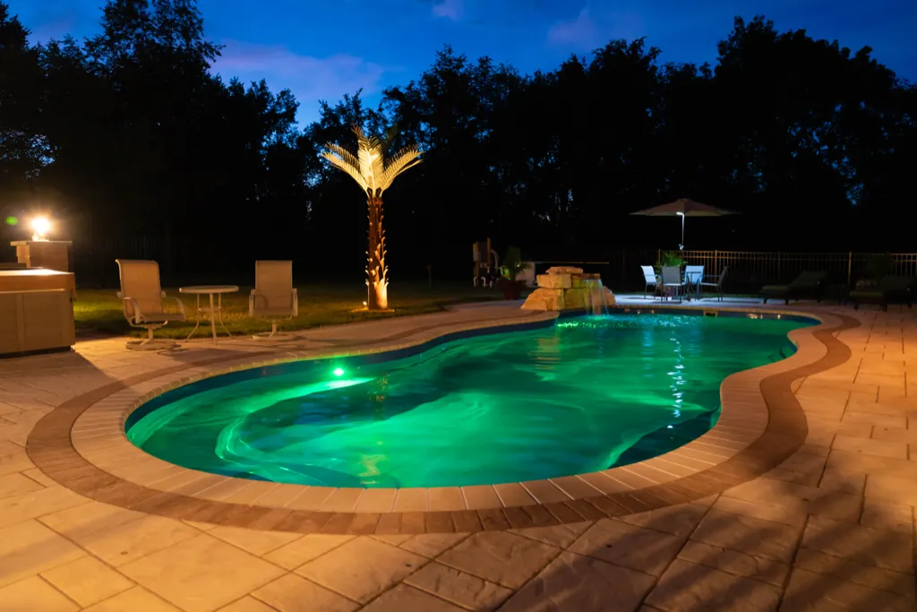 Fiberglass-Pools-Leisure-Pools-Westchester-004 Inground fiberglass pool installed by Leisure Pools Westchester in Tarrytown , NY
